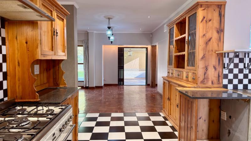 5 Bedroom Property for Sale in Kenridge Western Cape